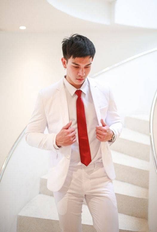 เน็กไท สูทผู้ชาย สีกรม สีดำ สีเงิน สีทอง สีแดง สีชมพู