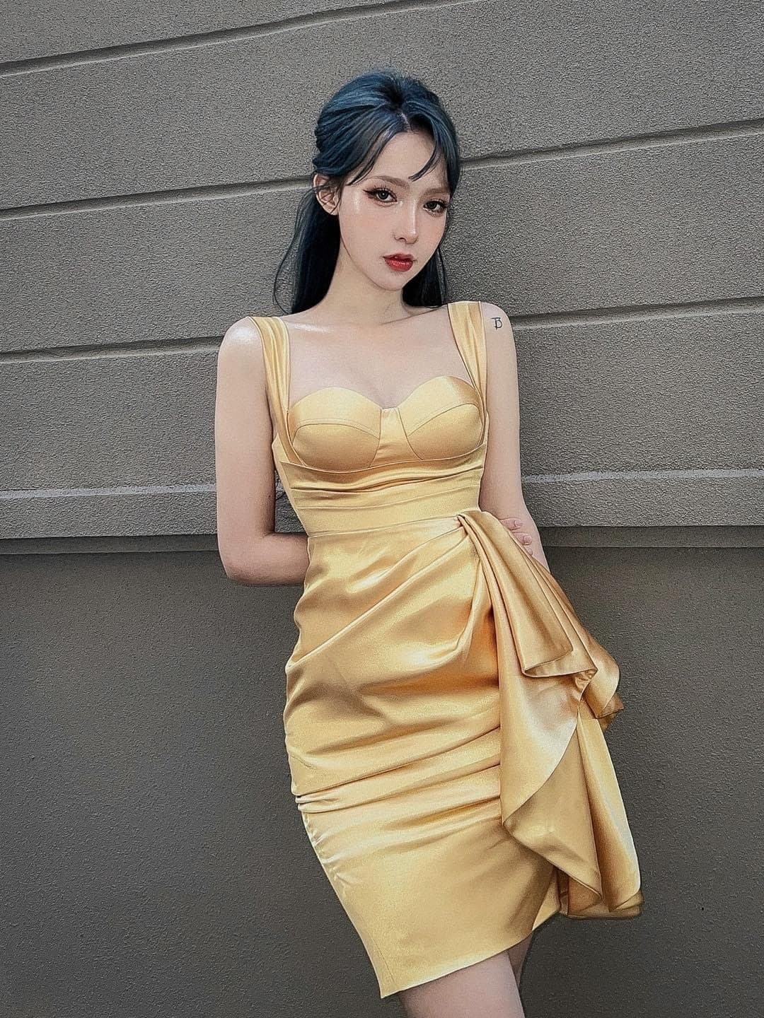 ชุดเดรส สีทอง