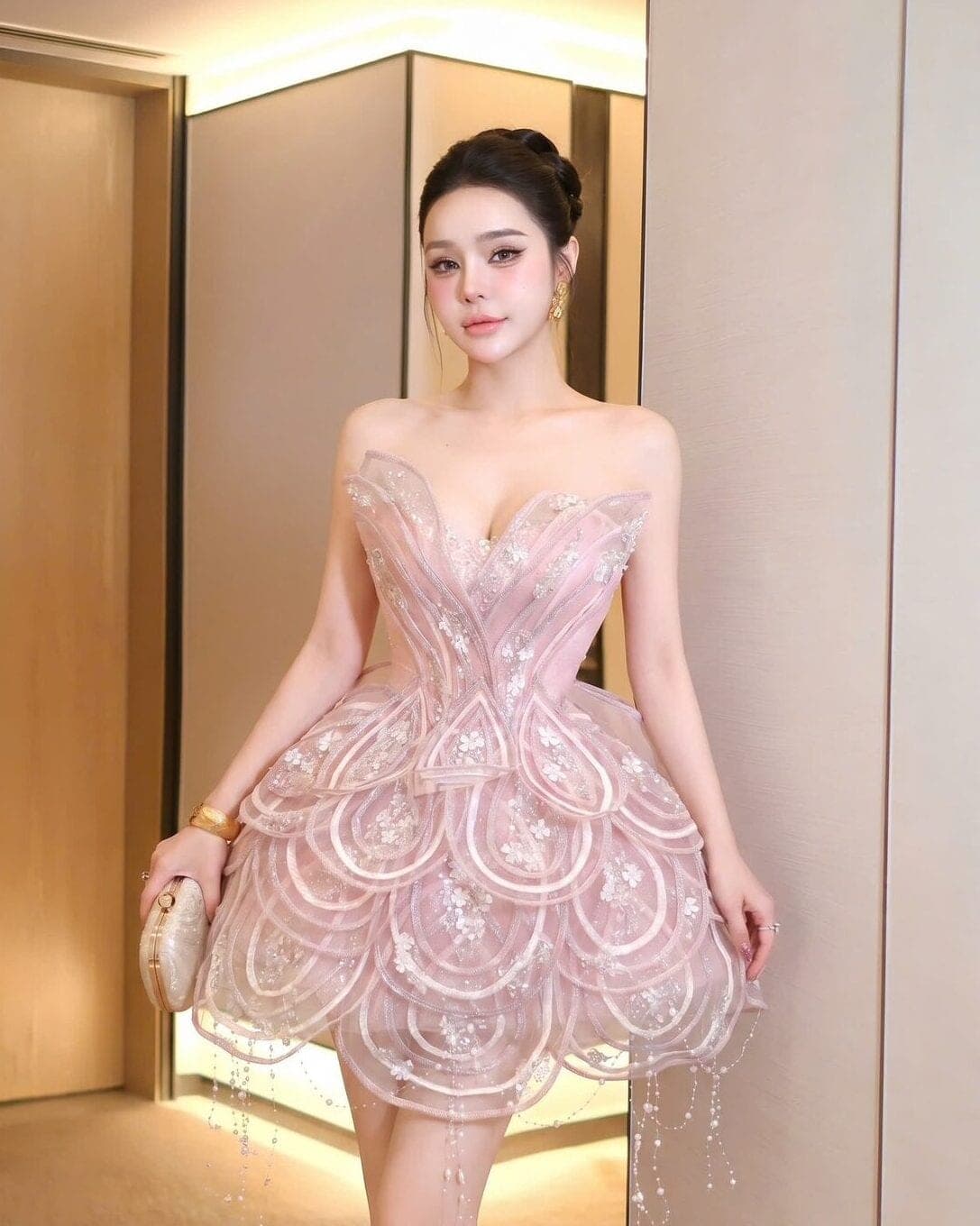 ชุดเดรส แต่งมุก + กลิตเตอร์ + โบว์ สีชมพู