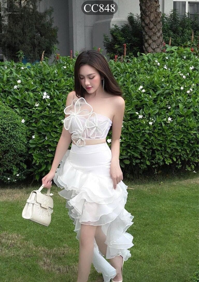 ชุดเซ็ท 2 ชิ้น เสื้อ+กระโปรง แต่งดอก สีขาว 4002 Size S BKK รูปที่ 4