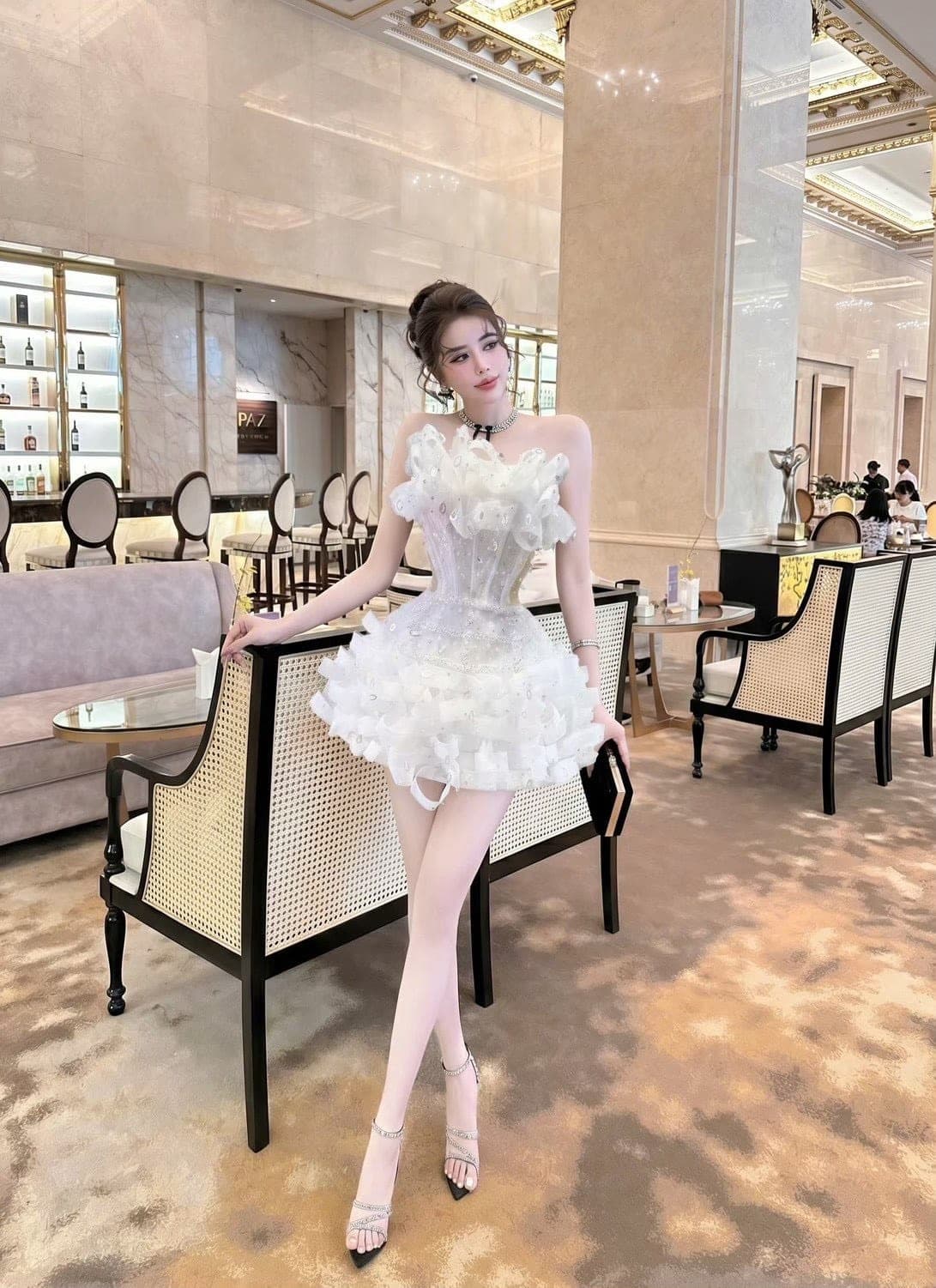 ชุดเดรส เกาะอก แต่งมุก สีขาว สีชมพู สีฟ้า BRAND HISO 2335BKK Size M รูปที่ 2