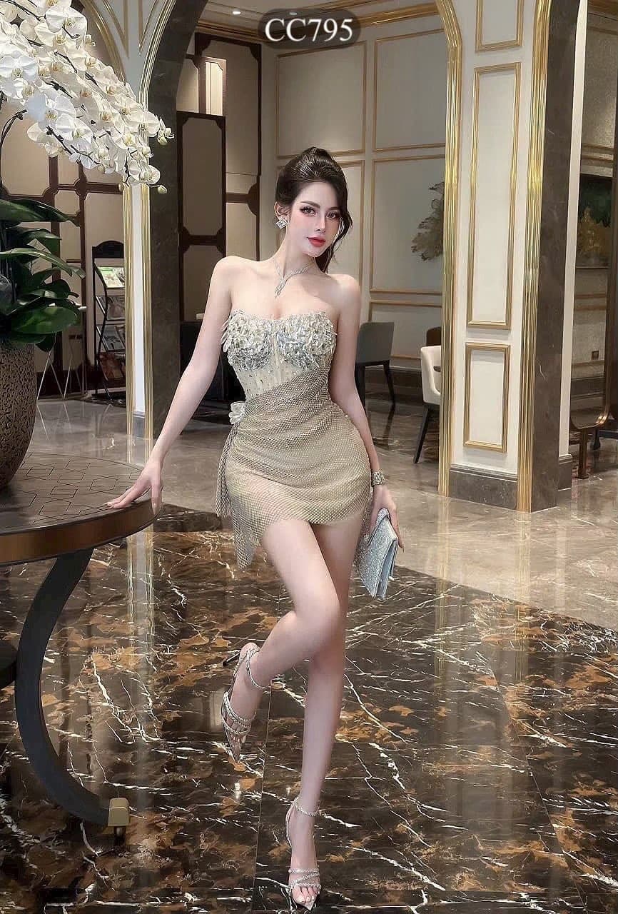 ชุดเดรส เกาะอก แต่งเพชร+กลิตเตอร์ สีครีม ทอง 2067 Size M BKK รูปที่ 3