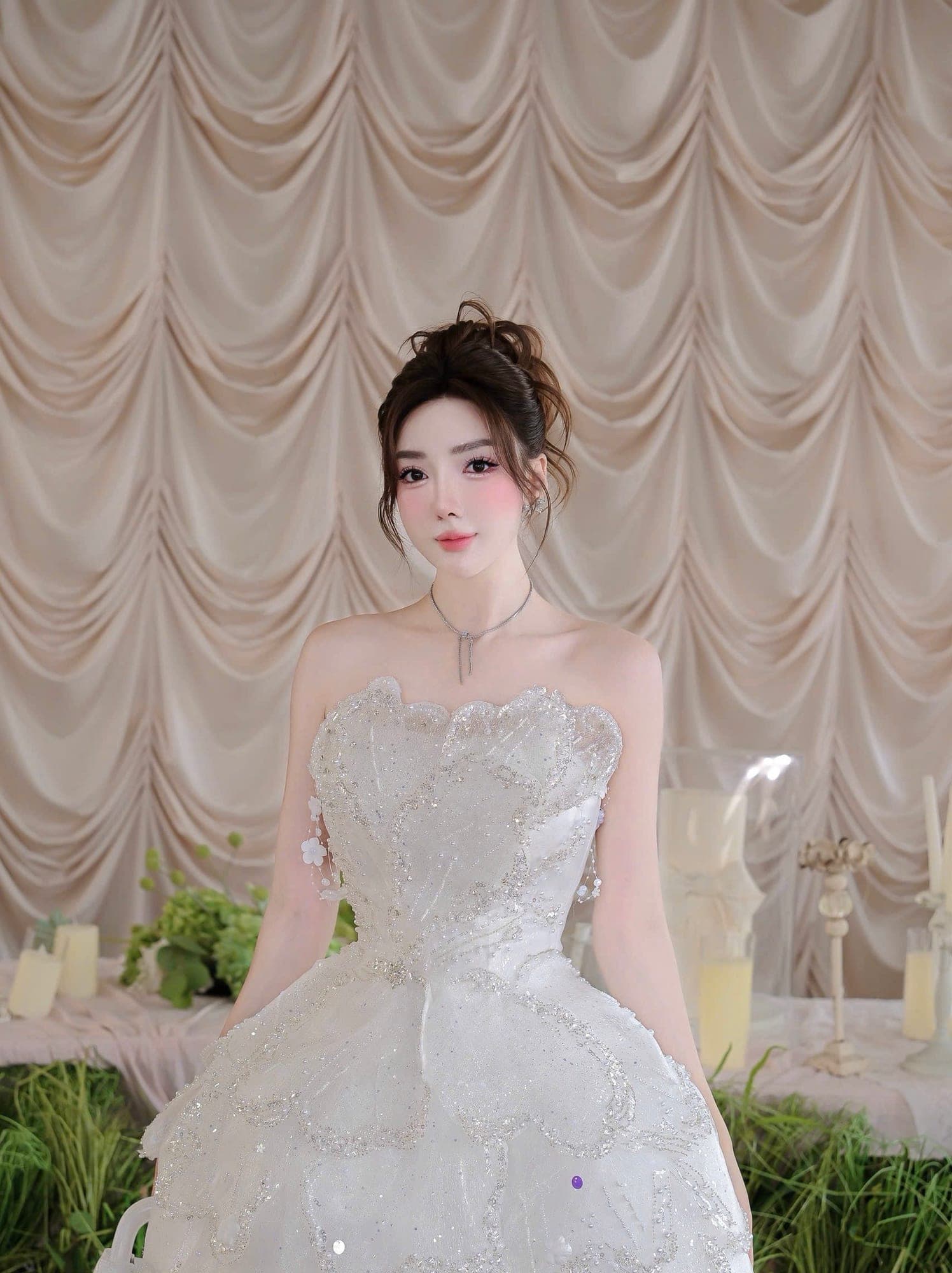 ชุดเดรส เกาะอก แต่งมุก+กลิตเตอร์ สีขาว 2039 Size S-M BKK รูปที่ 3