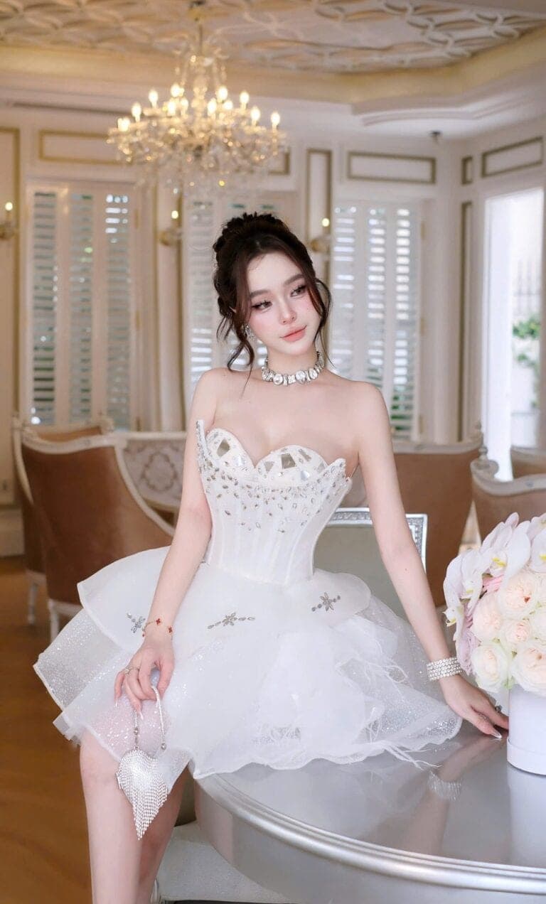 ชุดเดรส เกาะอก แต่งเพชร+กลิตเตอร์ สีขาว Brand HiSo 2239 Size S,M BKK รูปที่ 3