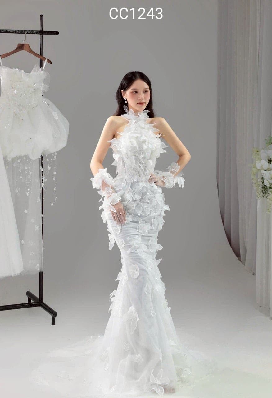 ชุดแต่งงาน ราตรียาว คล้องคอ แต่งดอก สีขาว 3020 Size M BKK รูปที่ 1