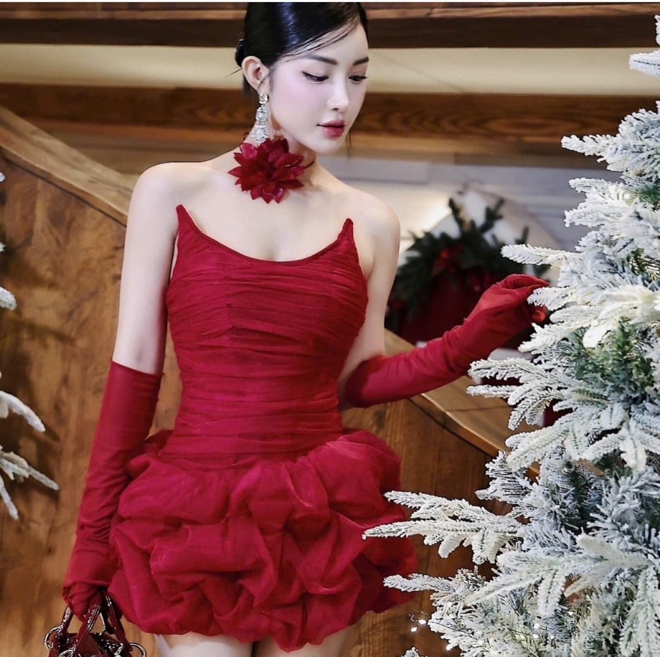 ชุดเดรส เกาะอก ถุงมือ+ดอก สีแดง สีดำ BRAND WABISABI 2142 Size S,M BKK รูปที่ 4