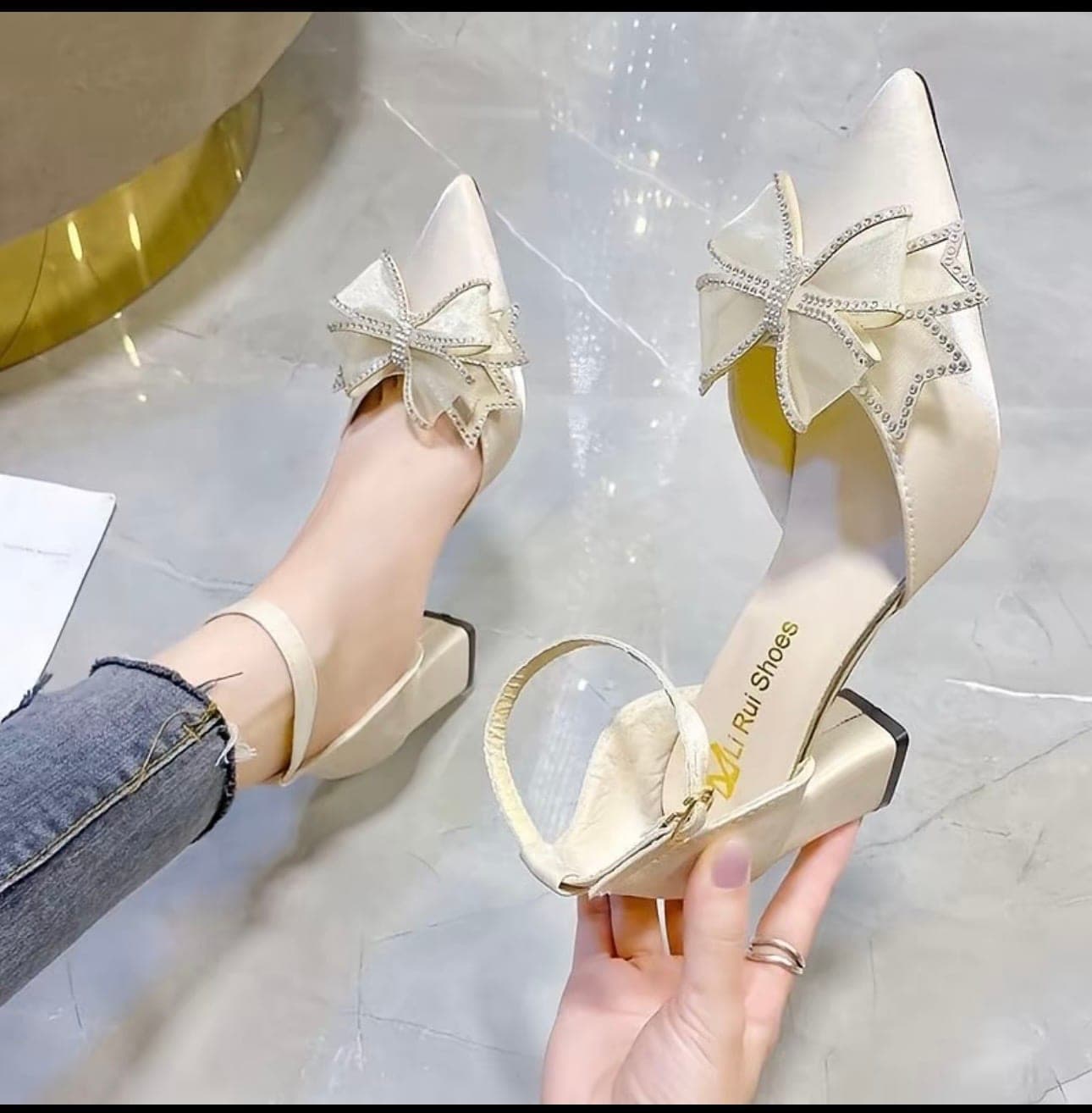 รองเท้า แต่งโบว์ สีแชมเปญ 9023 Size 38 BKK