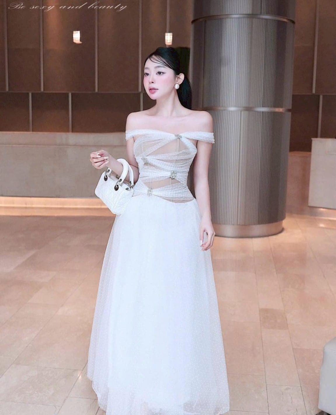 ชุดราตรี ปาดไหล่ สีขาว ZEN LULU 3067 SIZE S-M BKK รูปที่ 3