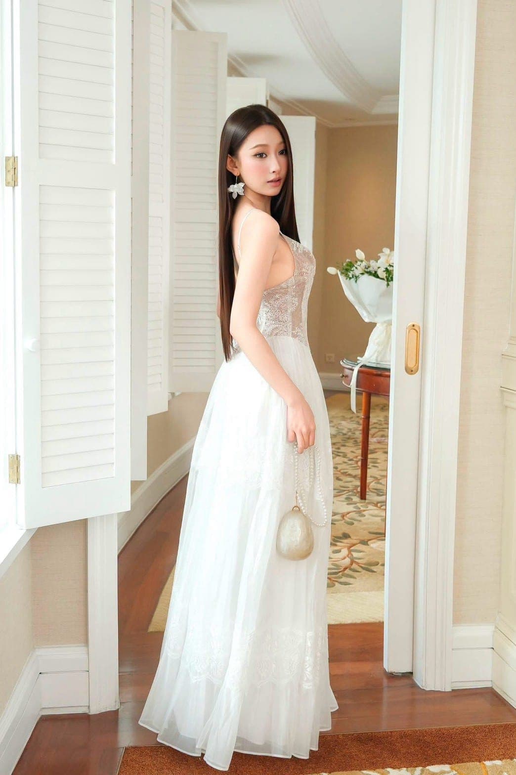 ชุดเดรส ราตรียาว สายเดี่ยว แต่งลูกไม้ สีขาว BRAND OBIBI 2270 BKK SIZE M รูปที่ 6