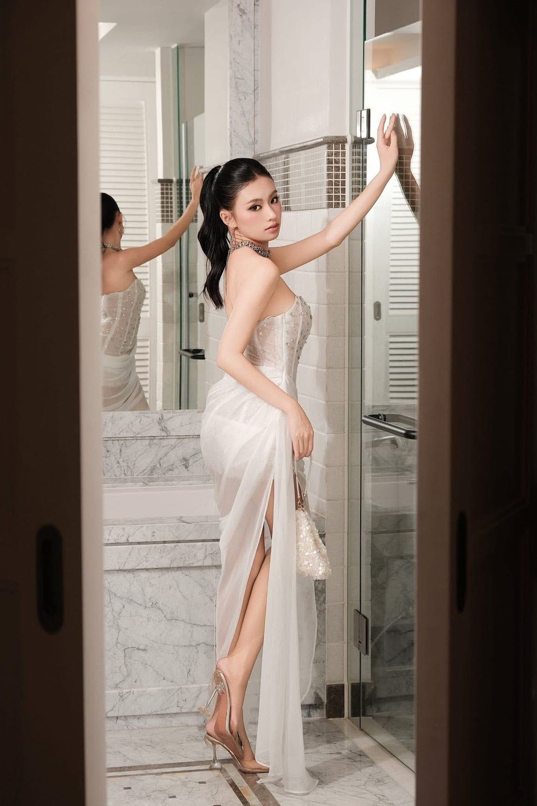 ชุดเดรส เกาะอก กลิตเตอร์ แต่งเพรช สีขาว BRAND OBIBI 2276 BKK SIZE M รูปที่ 6