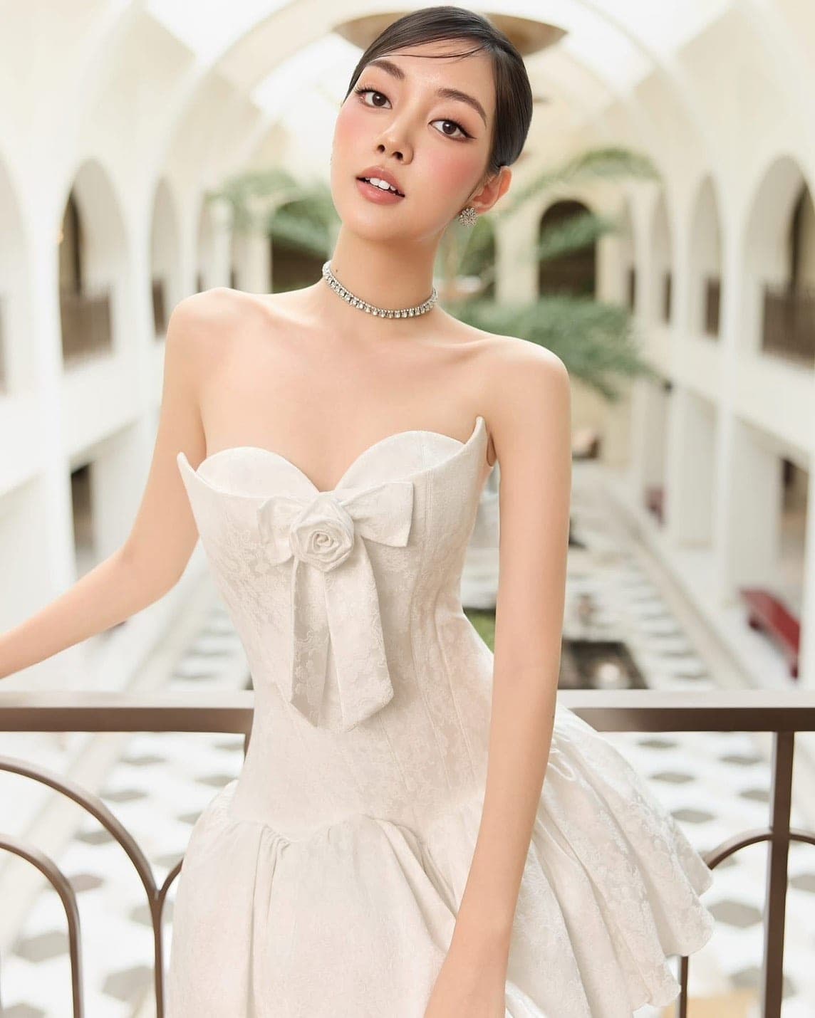 ชุดเดรส เกาะอกกระโปรงฟู แต่งโบว์  สีขาว Brand KATHY 2319 BKK Size M รูปที่ 4
