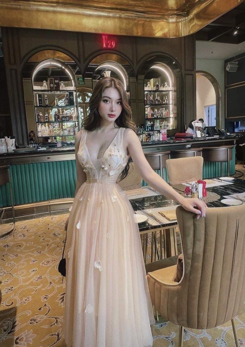 ชุดเดรส ราตรี สีครีม Brand HiSo 3063 Size S-M BKK รูปที่ 4