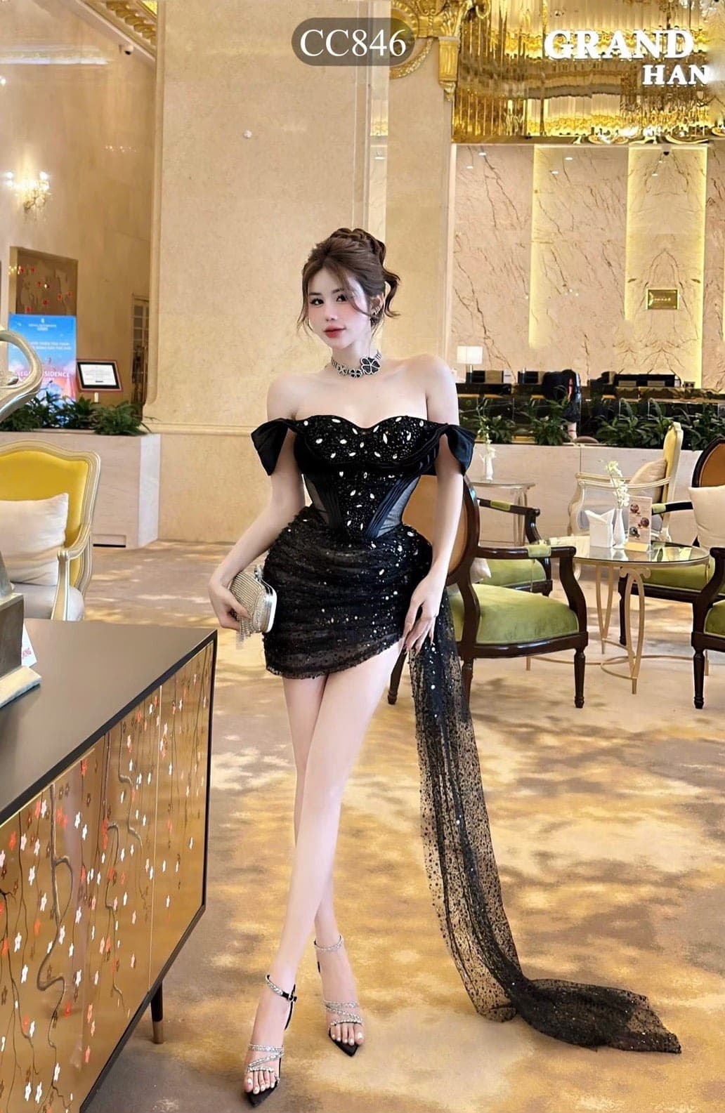 ชุดเดรส ปาดไหล่ แต่งเพชร+กลิตเตอร์ สีดำ 2060 Size S BKK รูปที่ 4