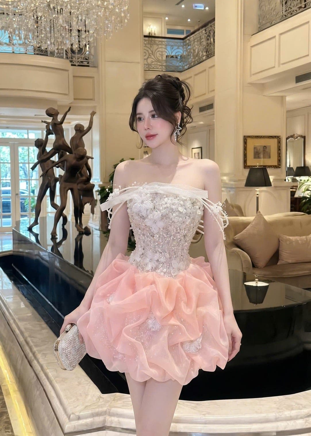 ชุดเดรส เกาะอก กระโปรงฟู แต่งมุก กลิตเตอร์  สีชมพู สีขาว Brand HISO 2325BKK Size M รูปที่ 3