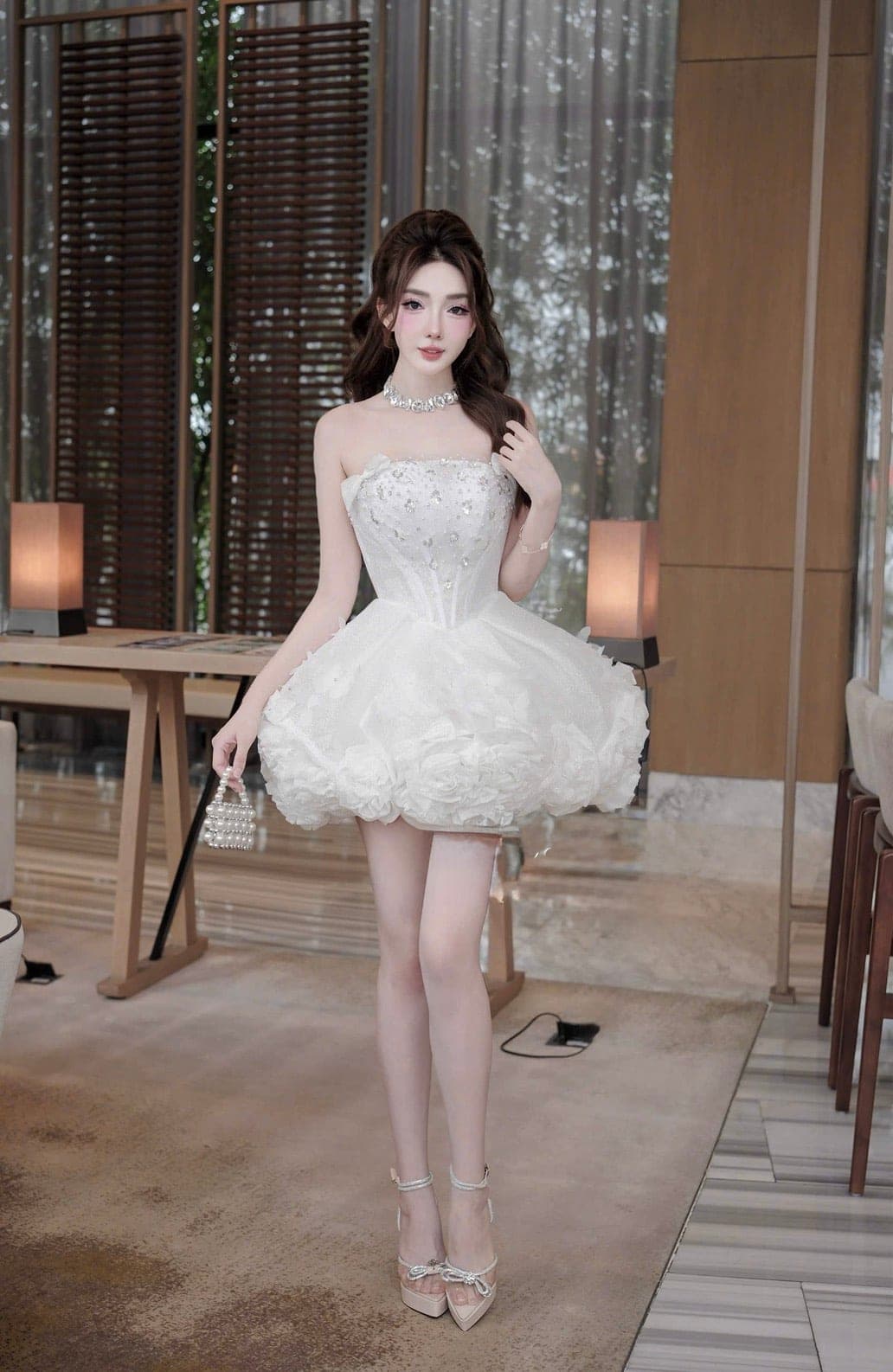 ชุดเดรส เกาะอก แต่งดอก+กลิตเตอร์ สีขาว 2020 Size S BKK รูปที่ 2