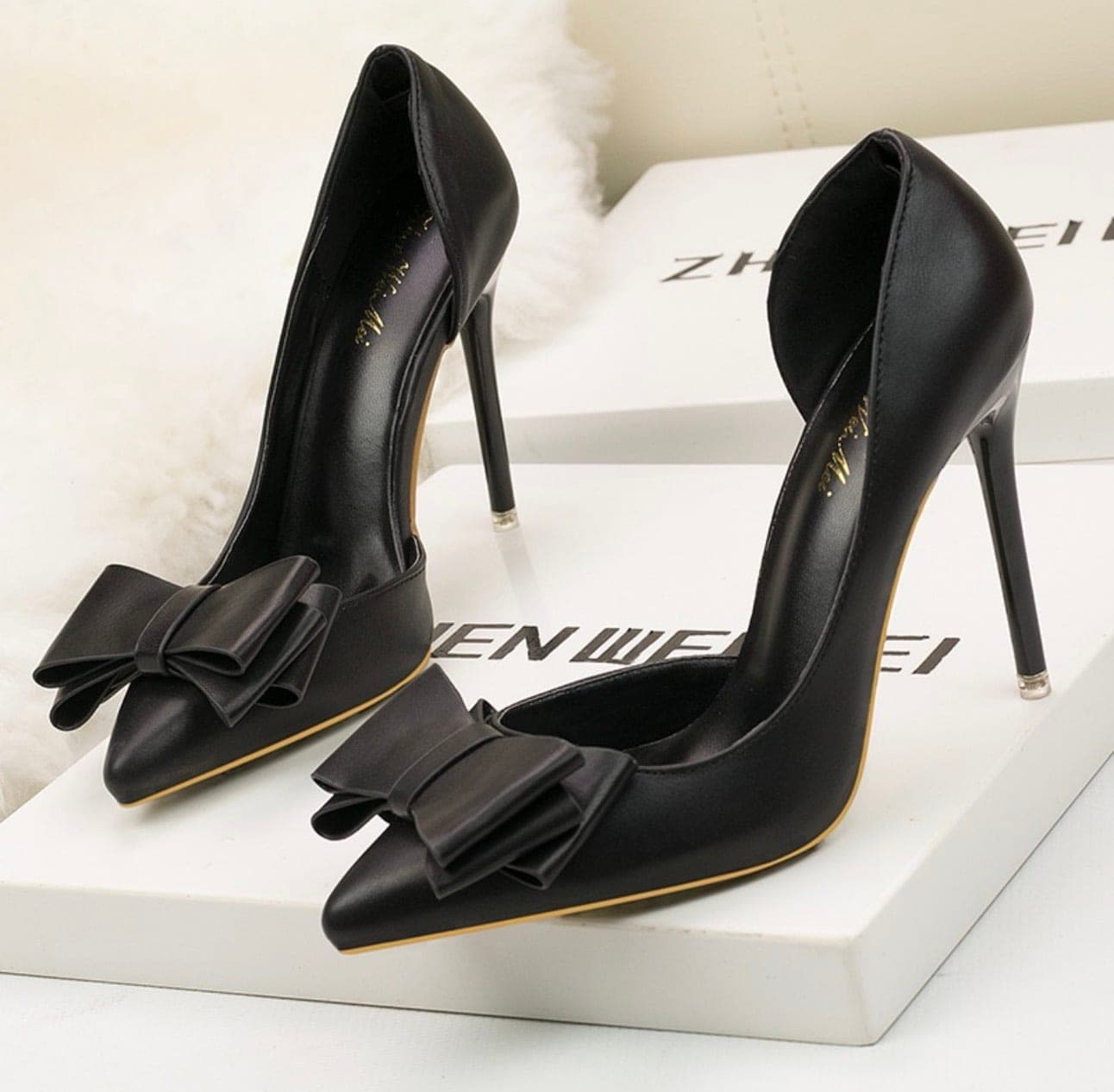 รองเท้า แต่งโบว์ สีขาว สีชมพู สีดำ สีแดง 9002 Size 38 BKK รูปที่ 3