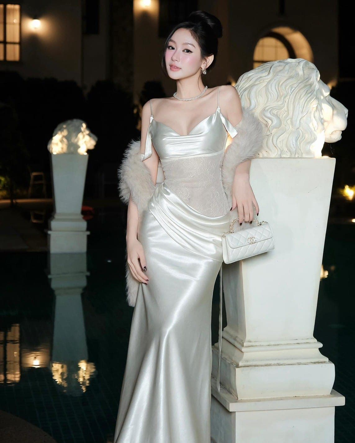 2358 · ชุดเดรสยาว ราตรี สายเดี่ยว-ปาดไหล่ ลูกไม้ สีขาว BRAND Thao_bibii 2358 BKK SIZE S รูปที่ 3