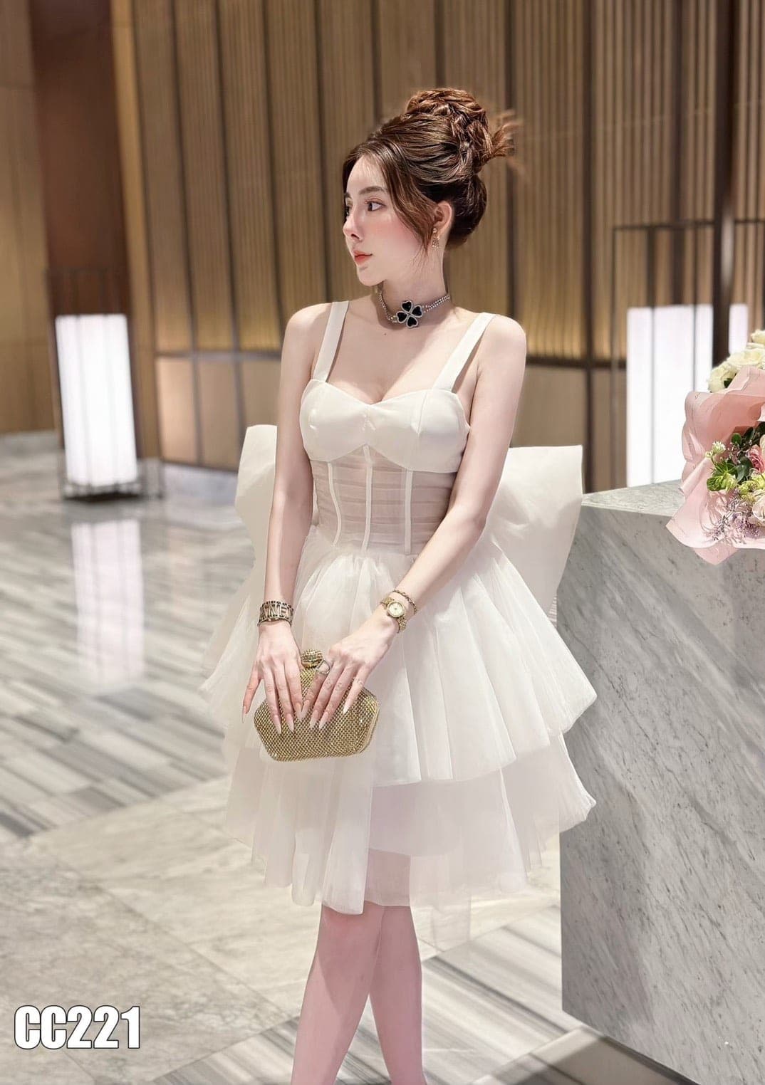 ชุดเดรส แต่งโบว์ ฟูฟ่อง สีขาว 2121 Size M BKK รูปที่ 1