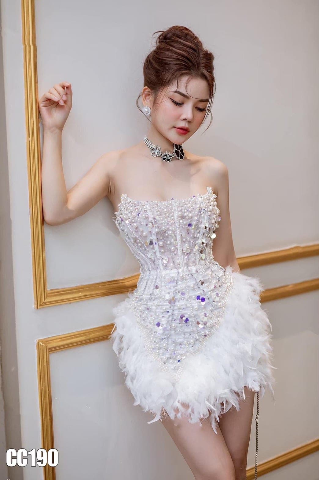 ชุดเดรส เกาะอก แต่งมุก+ขน สีขาว 2086 Size S BKK รูปที่ 1