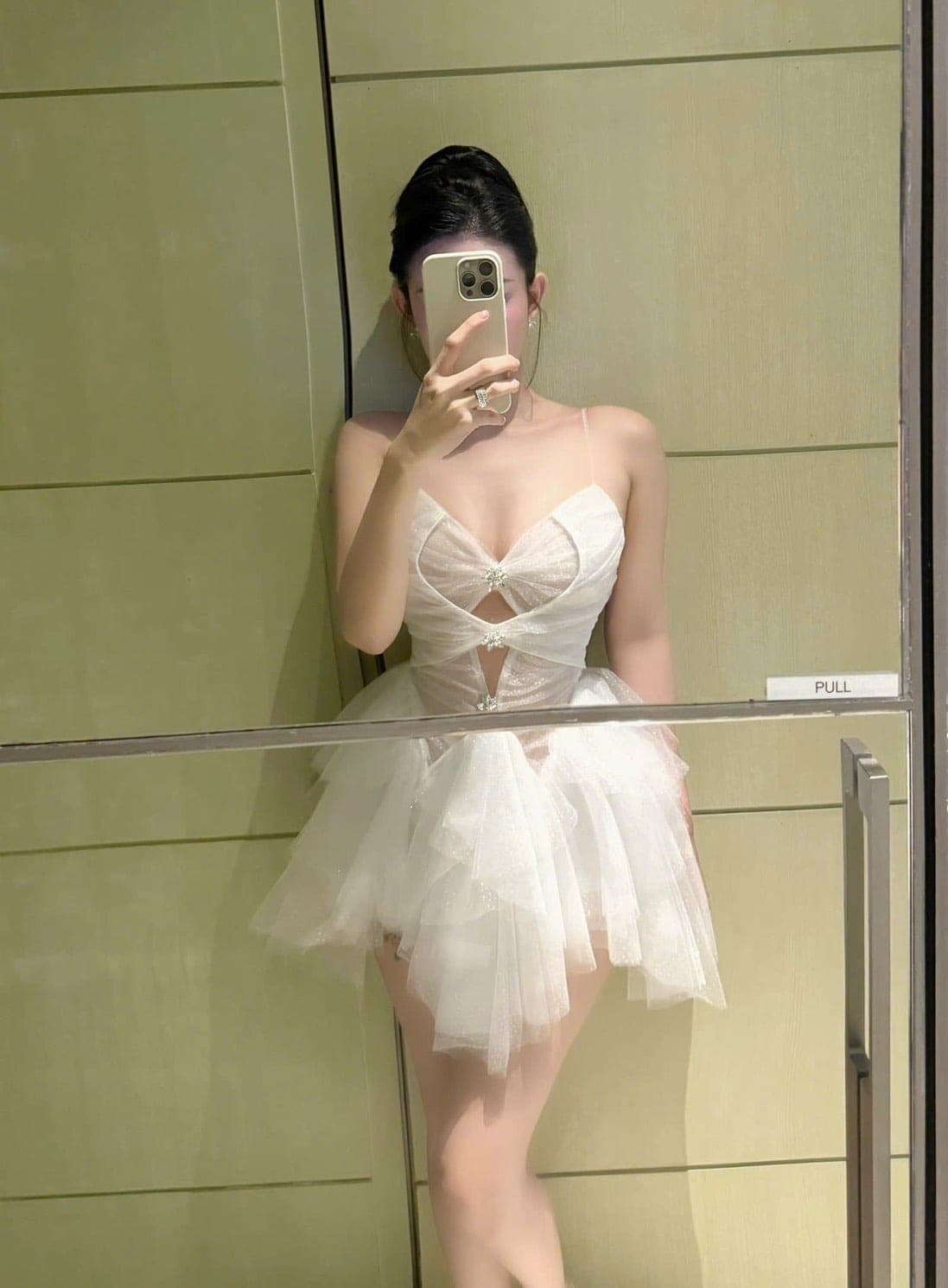 ชุดเดรส สายเดี๋ยว กลิตเตอร์ แต่งเพรช สีขาว สีดำ BRAND OBIBI 2246 Size S,M BKK รูปที่ 6