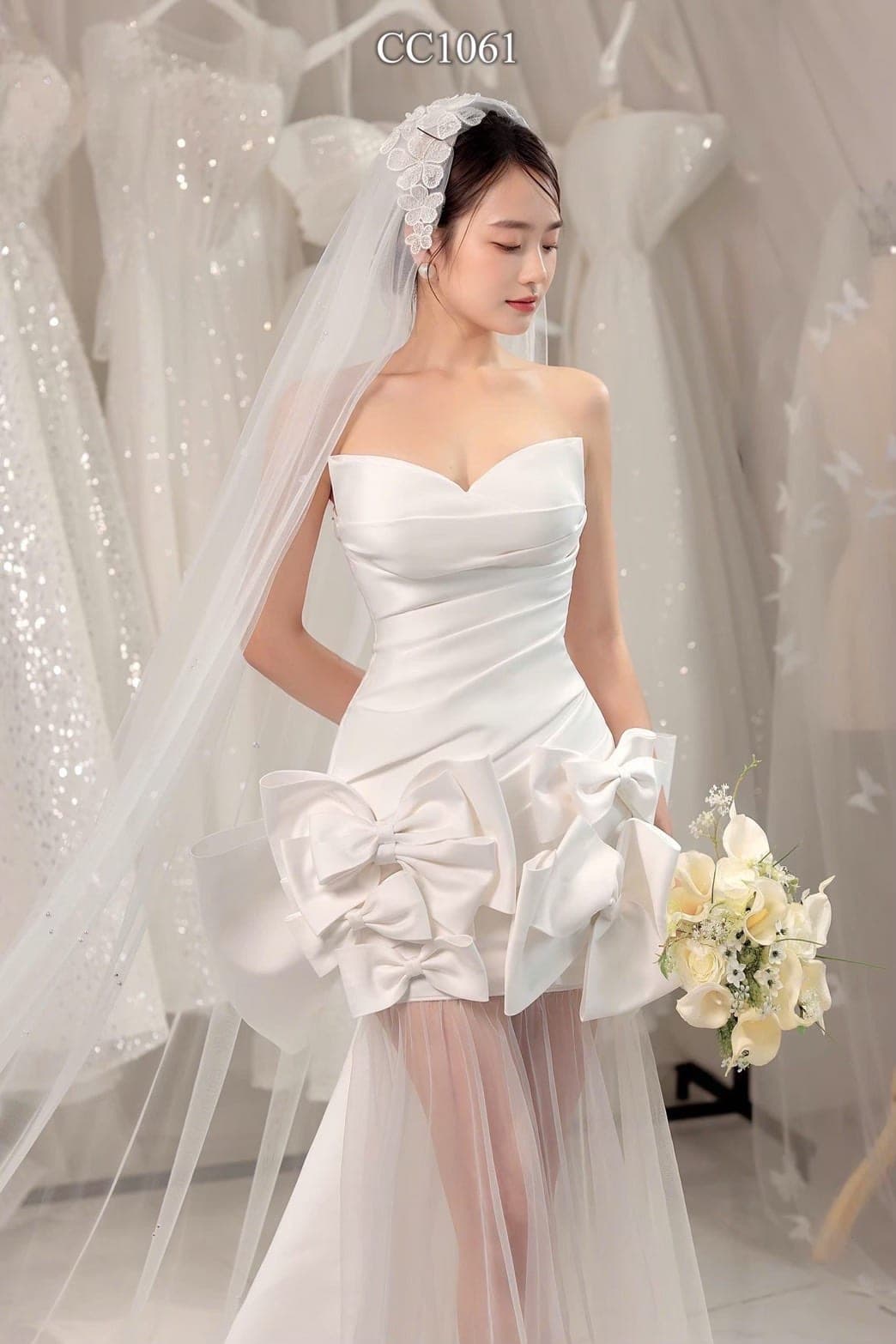 ชุดแต่งงาน ราตรียาว เกาะอก แต่งโบว์ สีขาว 3018 Size S BKK รูปที่ 1