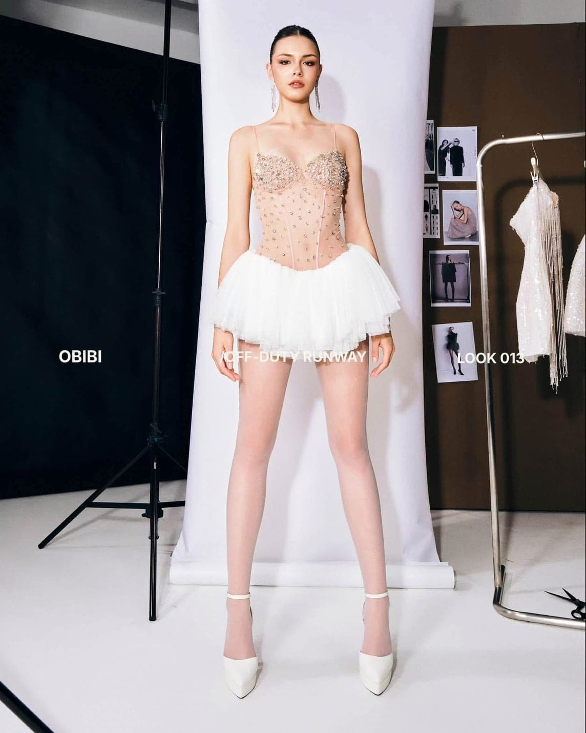 ชุดเดรส สายเดี่ยว แต่งเพรช สีขาว BRAND OBIBI 2275 BKK SIZE S-M รูปที่ 4