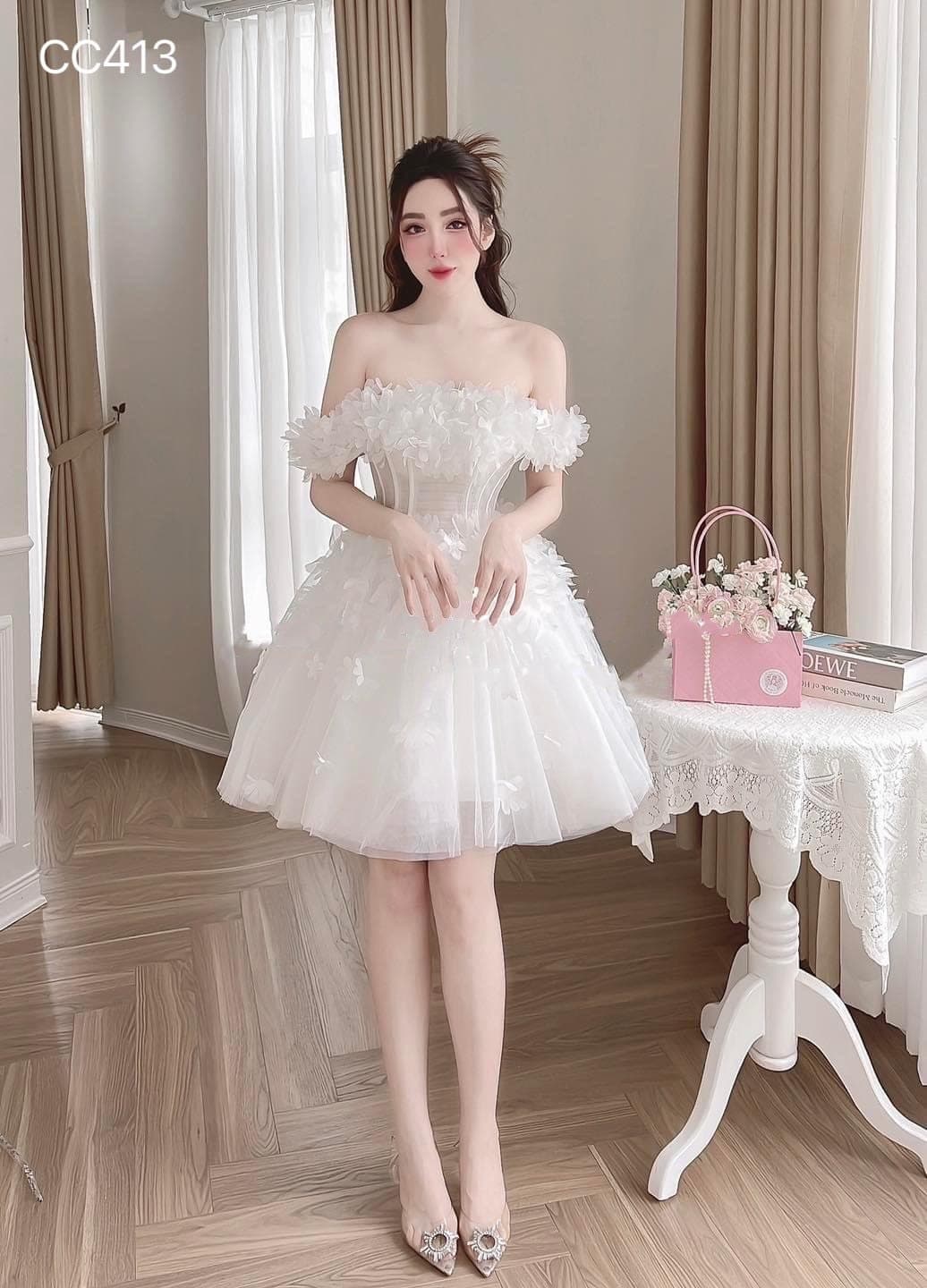 ชุดเดรส ปาดไหล่ แต่งดอก สีขาว 2049 Size M BKK รูปที่ 1