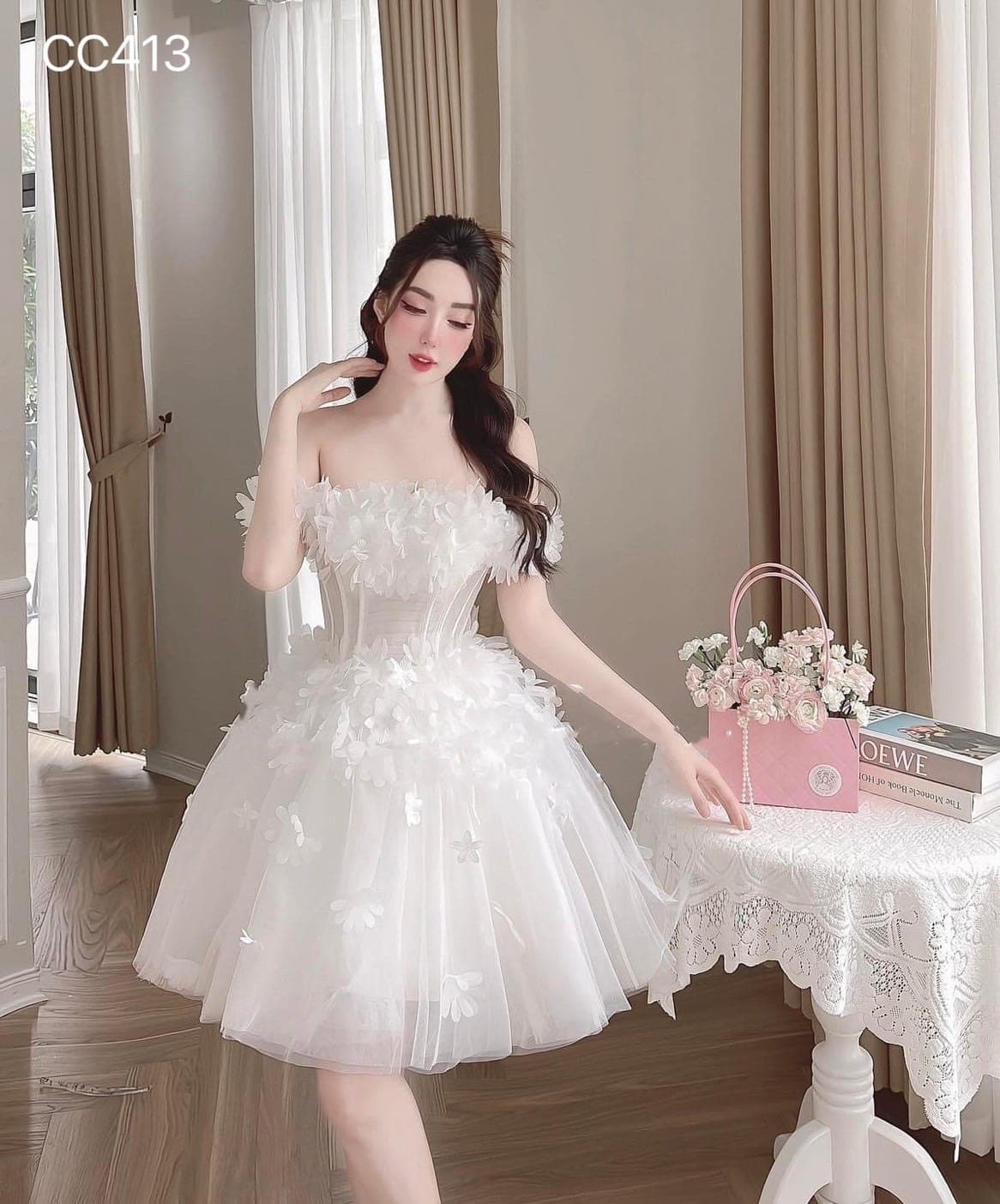ชุดเดรส ปาดไหล่ แต่งดอก สีขาว 2049 Size M BKK รูปที่ 2