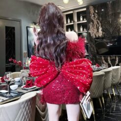ชุดเดรส ปาดไหล่ ขนนก แต่งกลิตเตอร์ สีแดง 2097 Size M