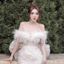 ชุดเดรส ปาดไหล่ ขนนก แต่งกลิตเตอร์ สีขาว 2004 Size S,L-XL