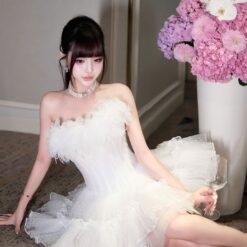 ชุดเดรส เกาะอก แต่งขน สีขาว 2026 Size M