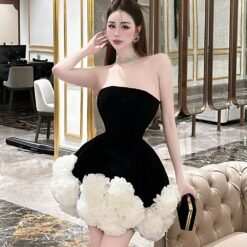 ชุดเดรส เกาะอก แต่งดอก สีดำ 2002 Size M