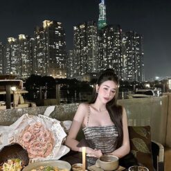 ชุดเซ็ท 2 ชิ้น เสื้อ+กระโปรง แต่งเพชร สีเงิน-ดำ 4010 Size S