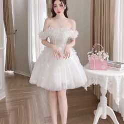 ชุดเดรส ปาดไหล่ แต่งดอก สีขาว 2049 Size M