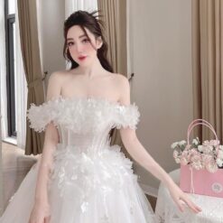 ชุดเดรส ปาดไหล่ แต่งดอก สีขาว 2049 Size M