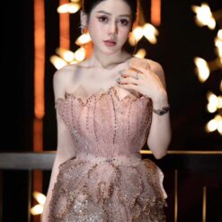 ชุดเดรส เกาะอก แต่งกลิตเตอร์ ทรงดอก สีชมพู 2047 Size M