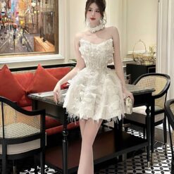 ชุดเดรส เกาะอก แต่งขน+กลิตเตอร์ สีขาว 2010 Size M