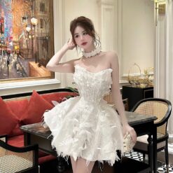 ชุดเดรส เกาะอก แต่งขน+กลิตเตอร์ สีขาว 2010 Size M