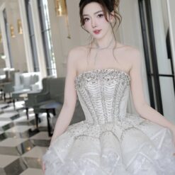 ชุดเดรส เกาะอก แต่งเพชร+กลิตเตอร์ สีขาว 2021 Size M