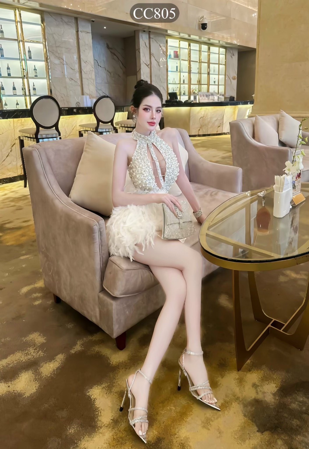 ชุดเดรส คล้องคอ แต่งมุก+ขนนก สีขาว 2055 Size S - Image 4