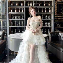 ชุดราตรียาว เกาะอก แต่งเพชร หางยาว สีขาว 3002 Size S