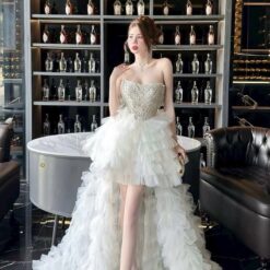 ชุดราตรียาว เกาะอก แต่งเพชร หางยาว สีขาว 3002 Size S