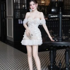 ชุดเดรส ปาดไหล่ แต่งดอก สีขาว-ครีม 2066 Size S