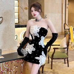 ชุดเดรส เกาะอก แต่งดอก กำมะหยี่ สีดำ 2070 Size M