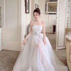 ชุดแต่งงาน ราตรียาว เกาะอก แต่งโบว์เพชร สีขาว 3009 Size M