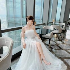 ชุดแต่งงาน ราตรียาว เกาะอก แต่งโบว์เพชร สีขาว 3009 Size M