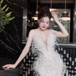 ชุดเดรส เกาะอก แต่งขน สีขาว-ครีม 2087 Size M