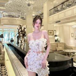 ชุดเซ็ท 2 ชิ้น เสื้อ+กระโปรง แต่งดอก สีขาว 4008 Size S