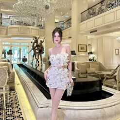 ชุดเซ็ท 2 ชิ้น เสื้อ+กระโปรง แต่งดอก สีขาว 4008 Size S