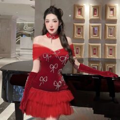 ชุดเดรส ปาดไหล่ แต่งโบว์เพชร สีแดง 2092 Size M